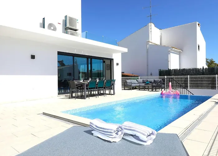 Casa Emeline-stunning Family With Pool Willa Tavira